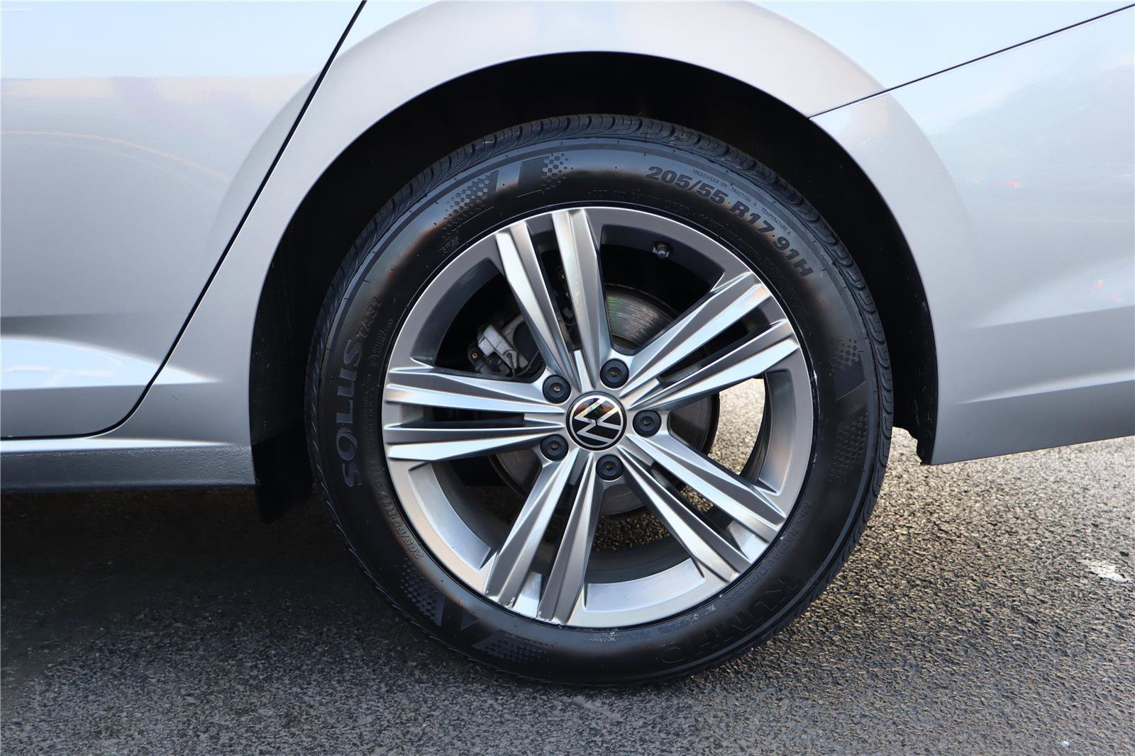 Used 2022 Volkswagen Jetta SE image 11