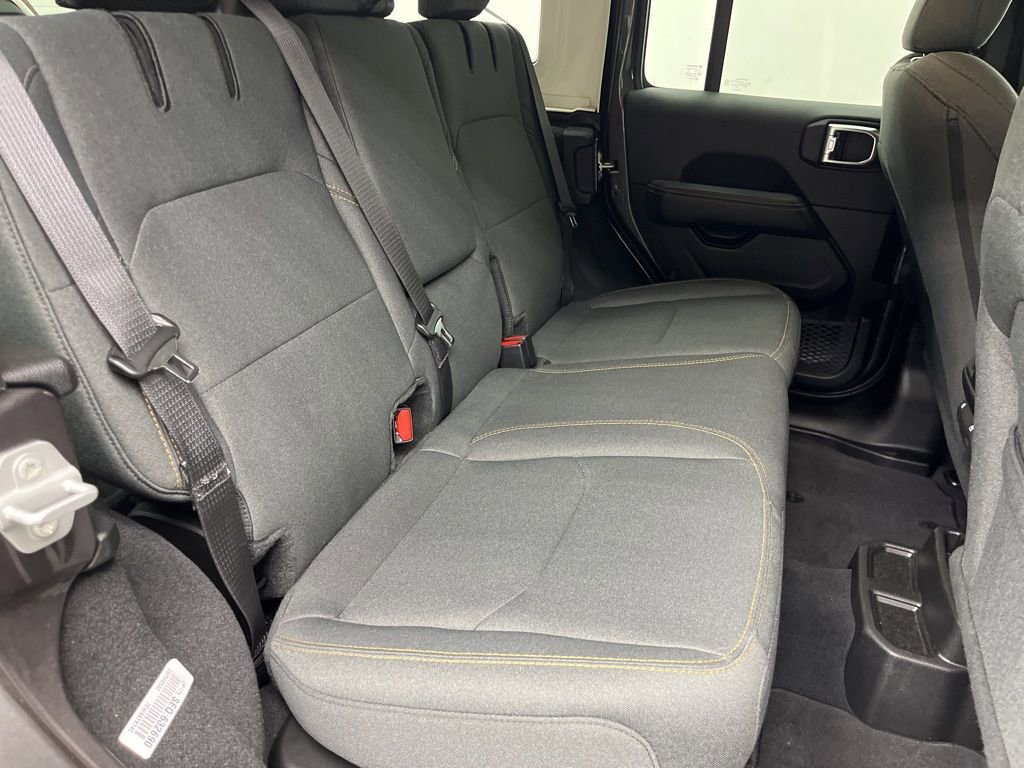 Used 2025 Jeep Wrangler Unlimited Sahara w/ Safety Group AWD/4WD image 21