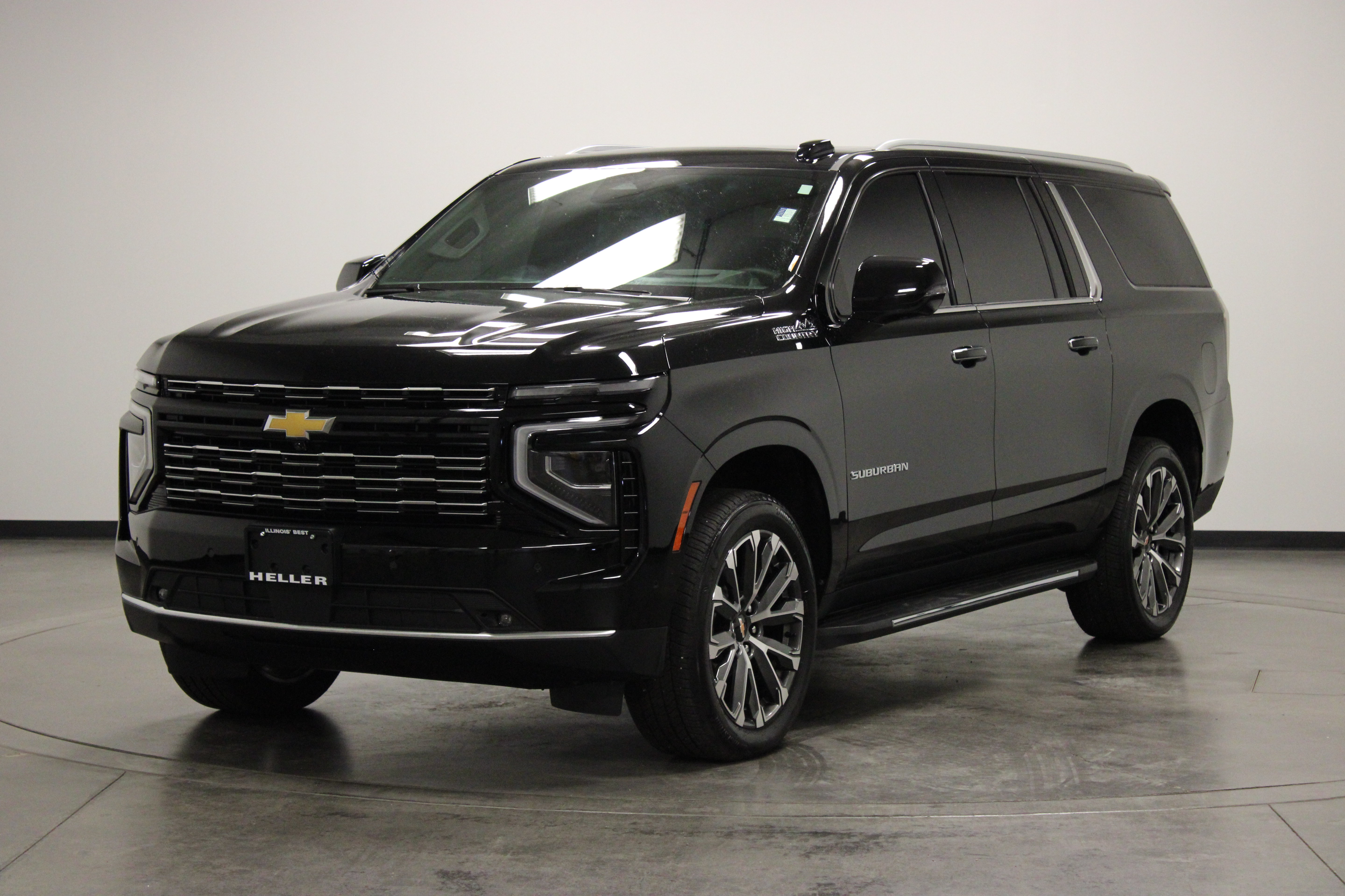 Used 2026 Chevrolet Suburban High Country w/ Sun And Tow Package AWD/4WD image 4