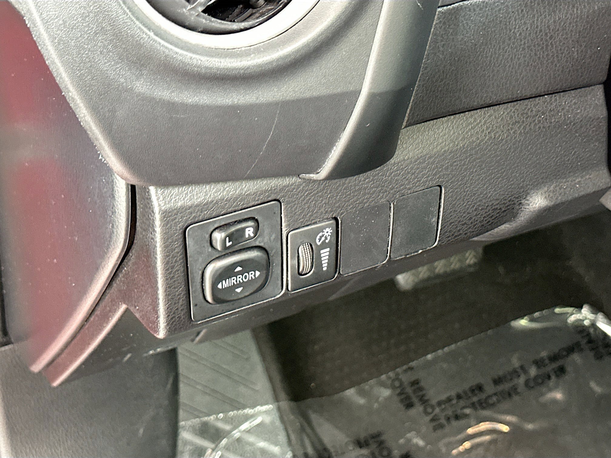 Used 2017 Toyota Corolla LE image 8