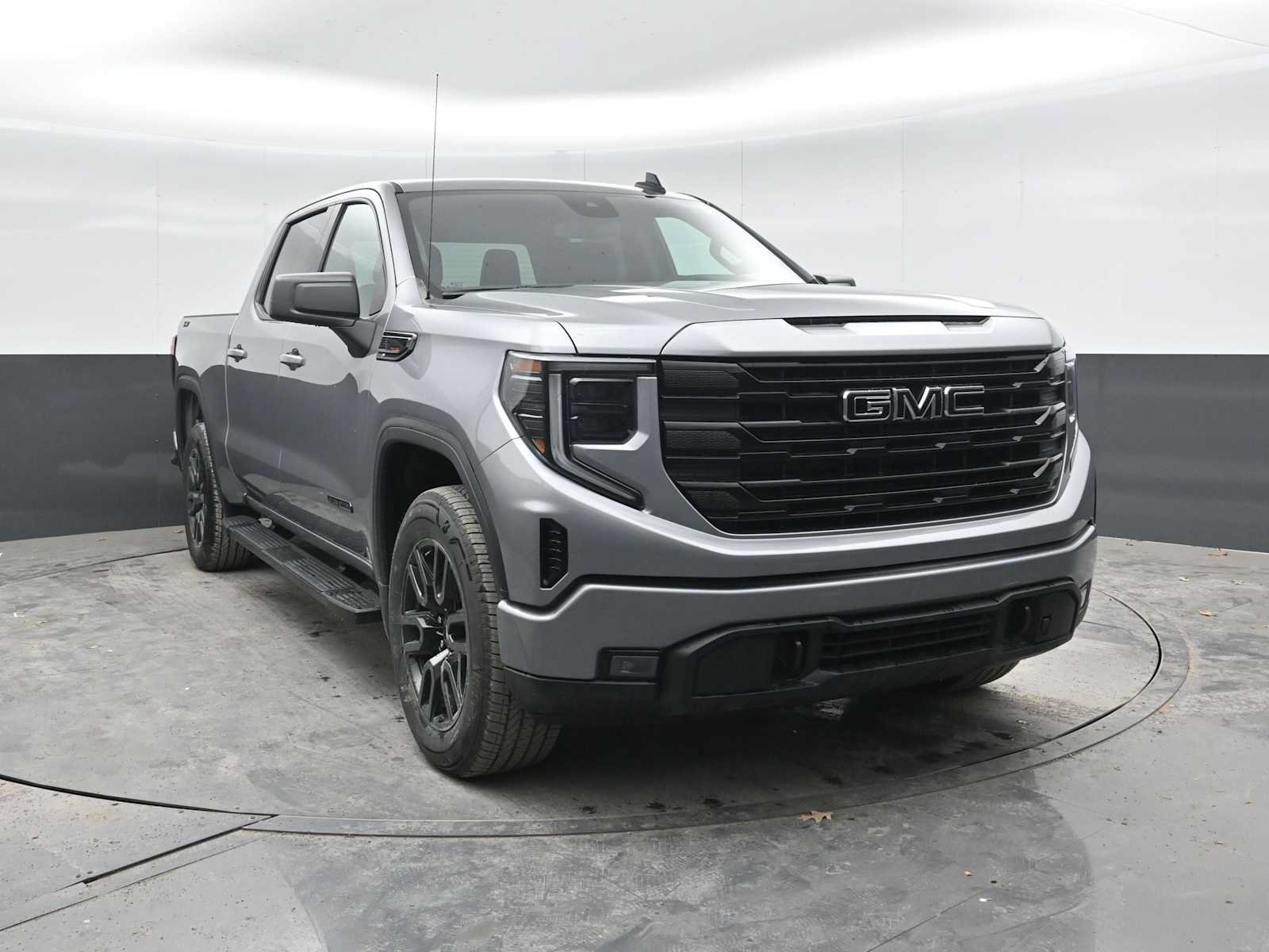 New 2026 GMC Sierra 1500 Elevation w/ LPO, Elevation Black Package AWD/4WD image 6