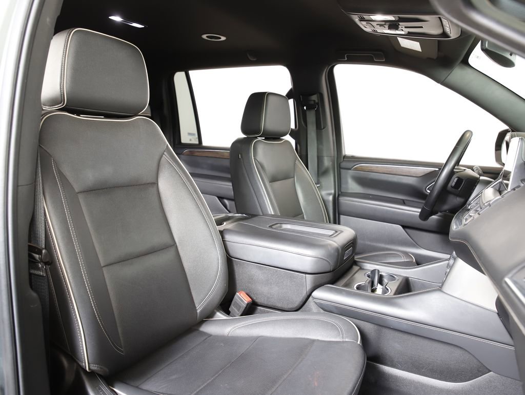 Used 2023 Chevrolet Suburban Premier image 8