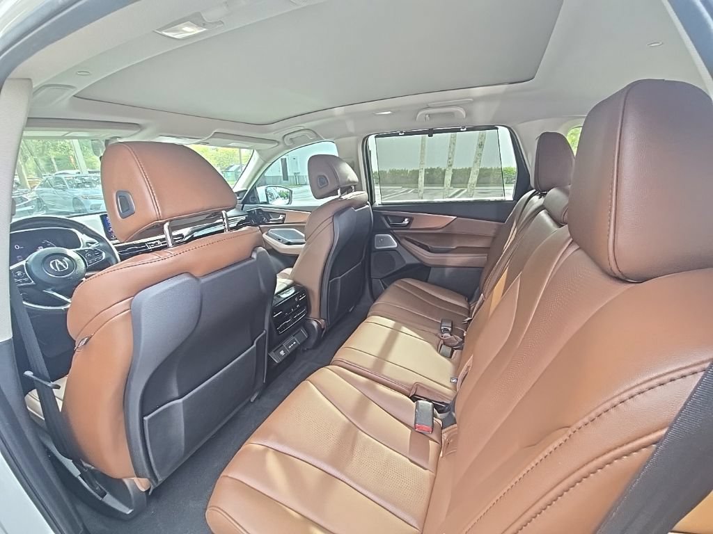 Used 2025 Acura MDX w/ Technology Package FWD image 33