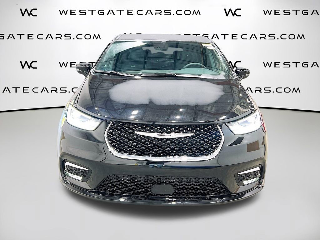 New 2026 Chrysler Pacifica Select image 4