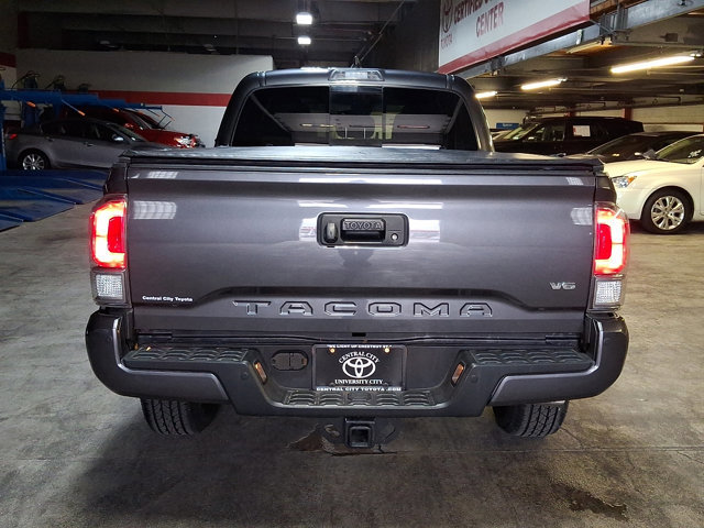 Used 2022 Toyota Tacoma TRD Off-Road w/ Technology Package image 5