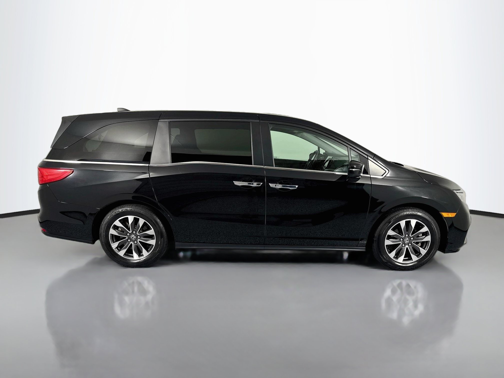 Certified 2024 Honda Odyssey EX-L image 4