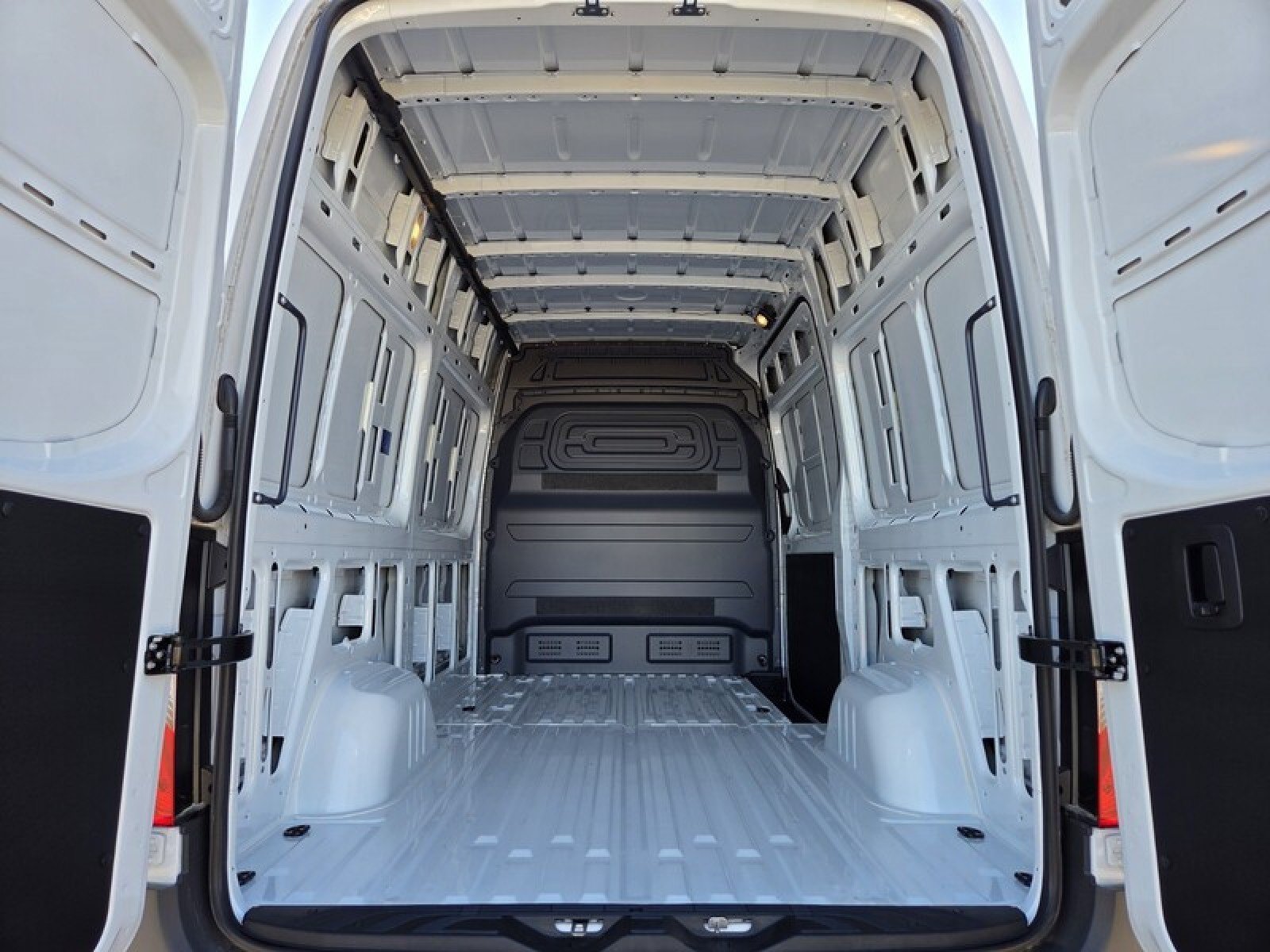 New 2025 Mercedes-Benz Sprinter 2500 image 12