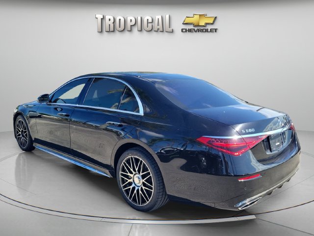 Used 2022 Mercedes-Benz S 580 4MATIC Sedan w/ AMG Line Package image 5