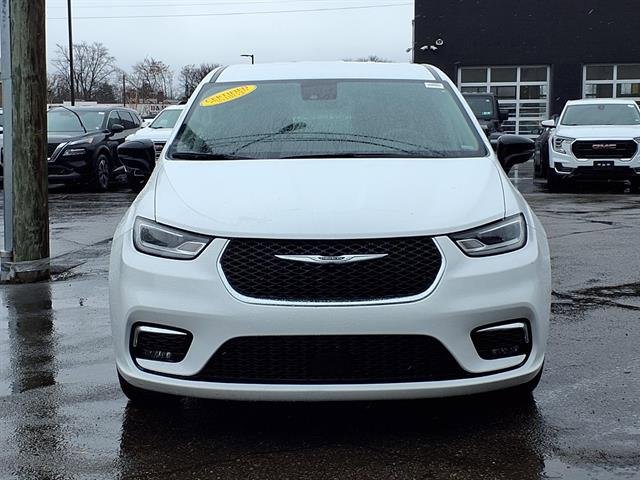 Used 2024 Chrysler Pacifica Touring-L FWD image 25