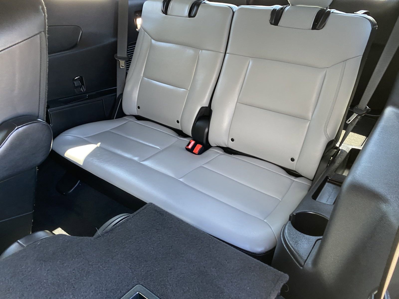 Used 2021 Ford Explorer XLT w/ Equipment Group 202A AWD/4WD image 13