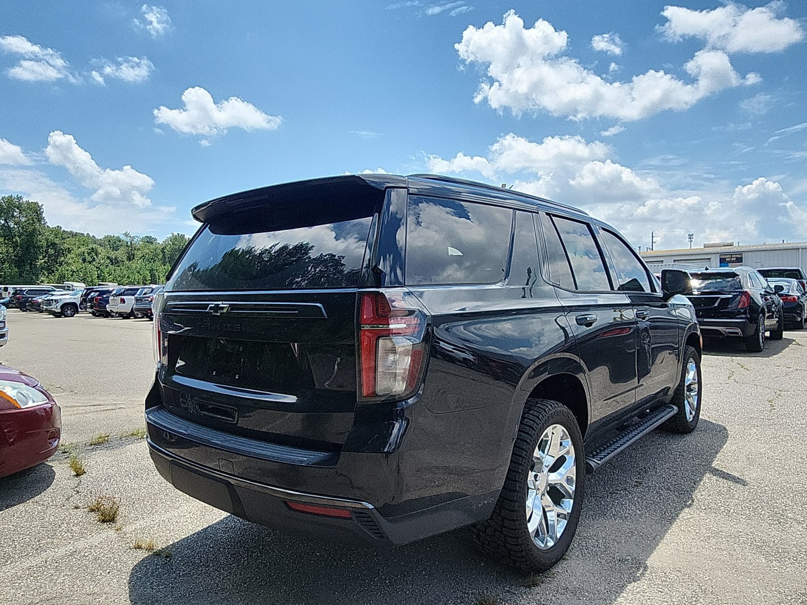 Used 2021 Chevrolet Tahoe Z71 w/ Z71 Signature Package AWD/4WD image 5