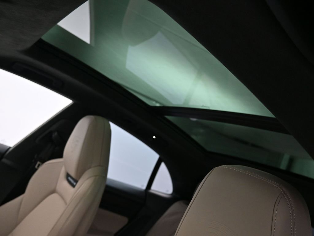 Certified 2024 Porsche Macan Turbo Electric image 9