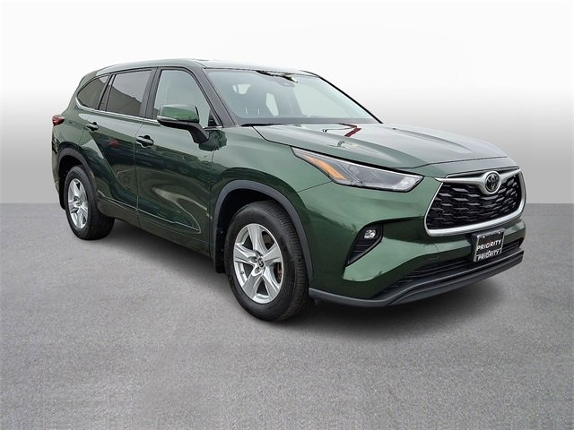 Certified 2023 Toyota Highlander LE image 3