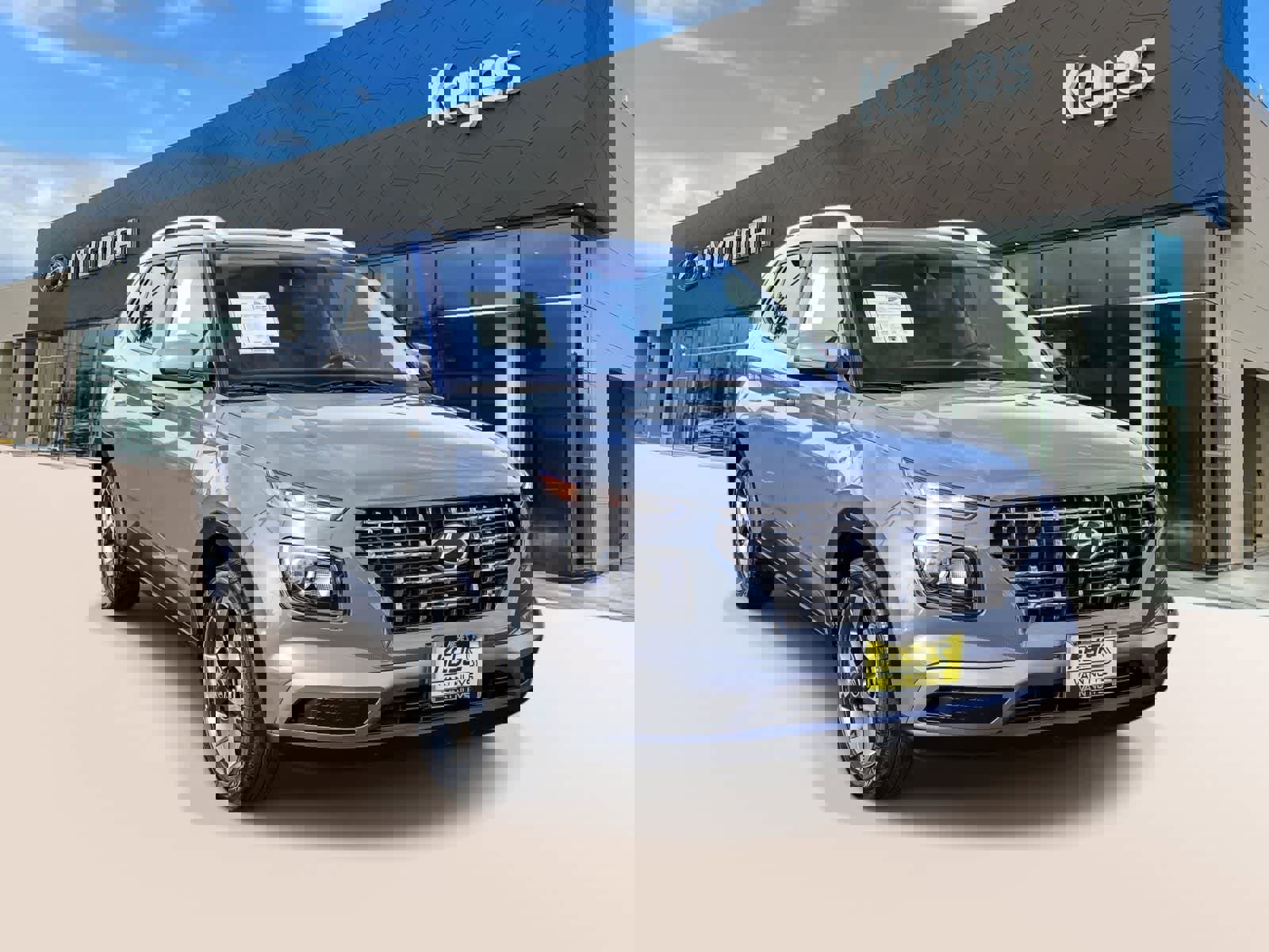 Certified 2022 Hyundai Venue SEL image 3