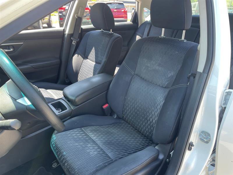 Used 2016 Nissan Altima 2.5 S w/ Power Driver Seat Package FWD image 10