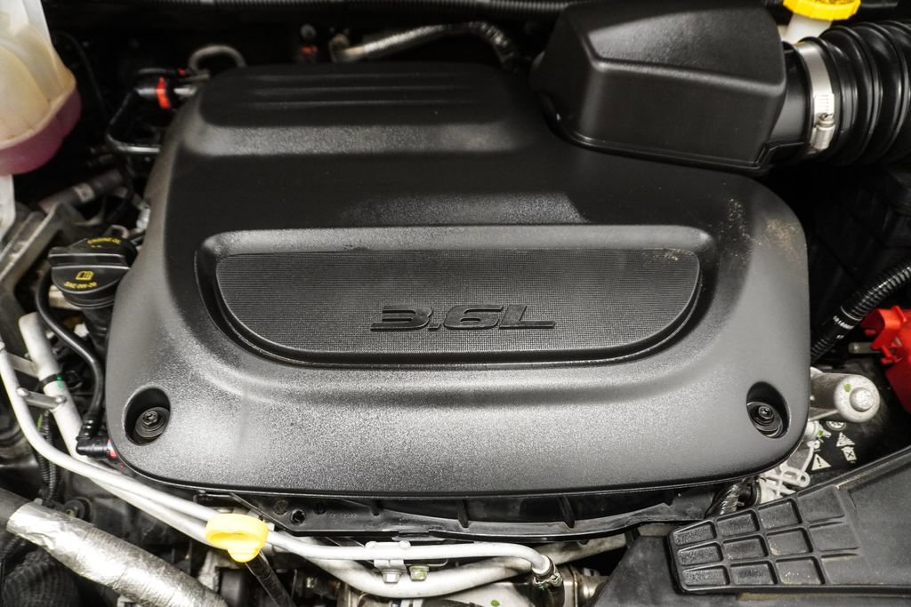 Certified 2023 Chrysler Pacifica Touring-L image 29