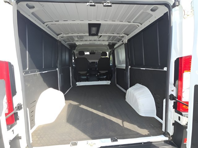 Used 2025 RAM ProMaster 2500 w/ Convenience Group FWD image 7