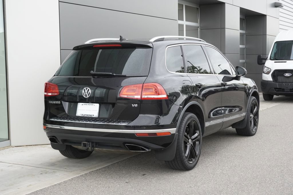 Used 2017 Volkswagen Touareg Wolfsburg Edition AWD/4WD image 2