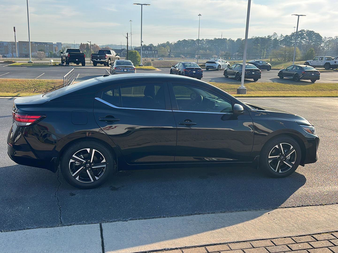Used 2024 Nissan Sentra SV image 7