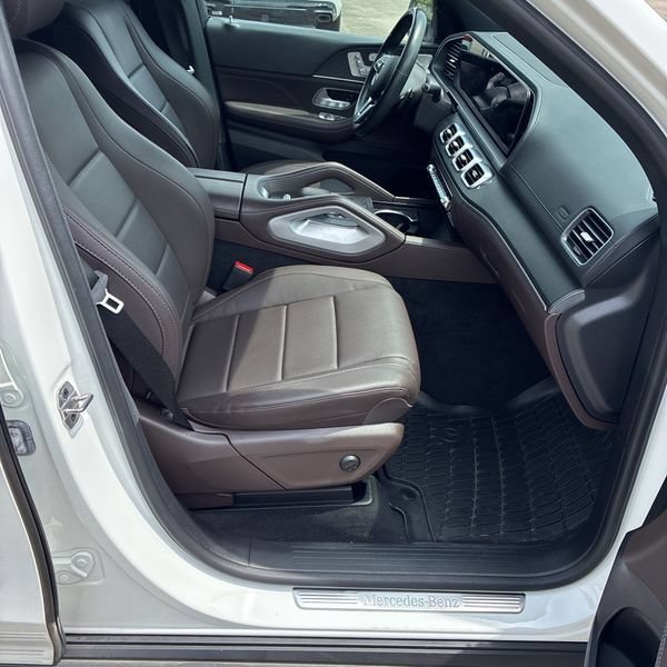 Used 2023 Mercedes-Benz GLS 450 4MATIC w/ AMG Line Exterior image 16