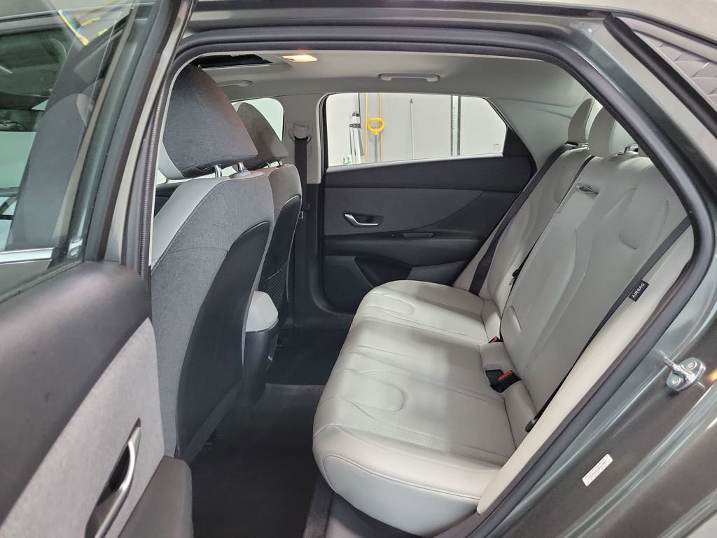 Used 2024 Hyundai Elantra Limited image 22