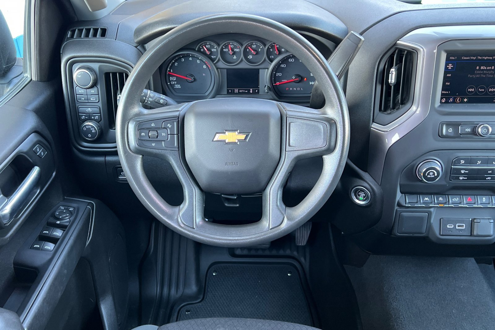 Used 2022 Chevrolet Silverado 1500 Custom image 11