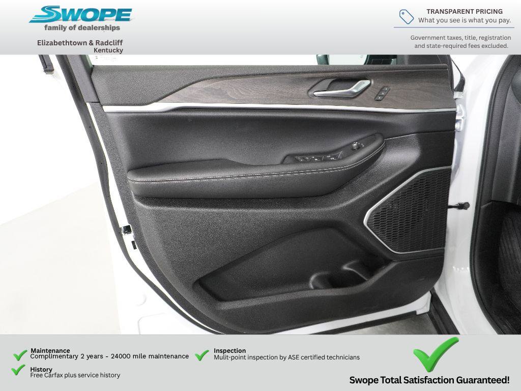 Used 2026 Jeep Grand Cherokee L Limited AWD/4WD image 14