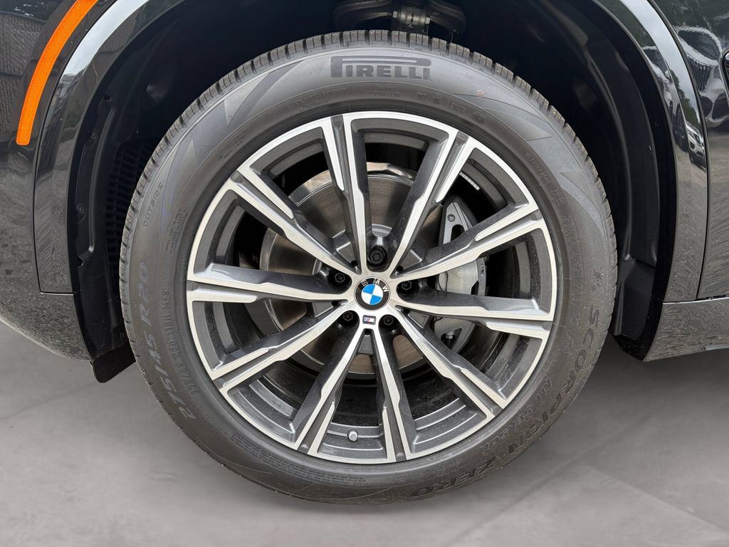 New 2026 BMW X5 xDrive40i w/ M Sport Package AWD/4WD image 14
