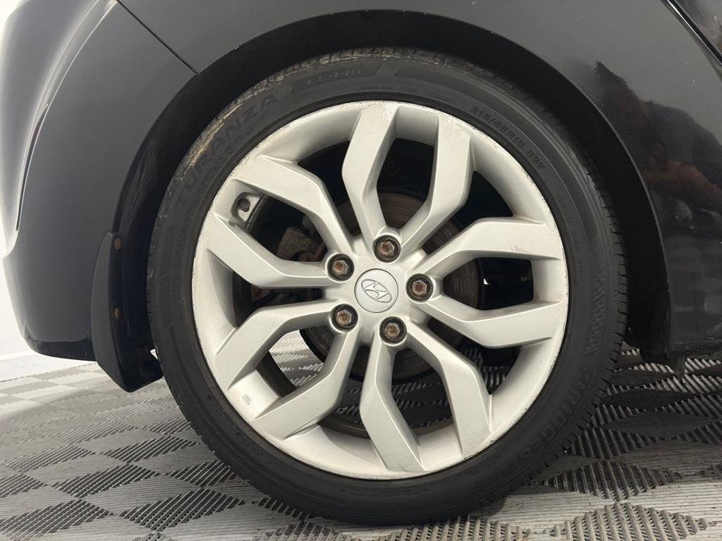 Used 2012 Hyundai Veloster w/ Style Pkg FWD image 37