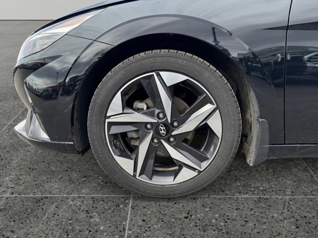 Used 2023 Hyundai Elantra Limited image 9