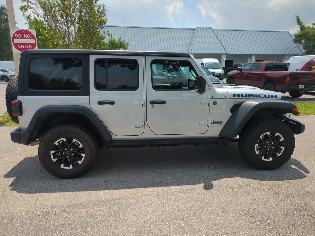 Used 2024 Jeep Wrangler Unlimited Rubicon 4xe AWD/4WD image 5