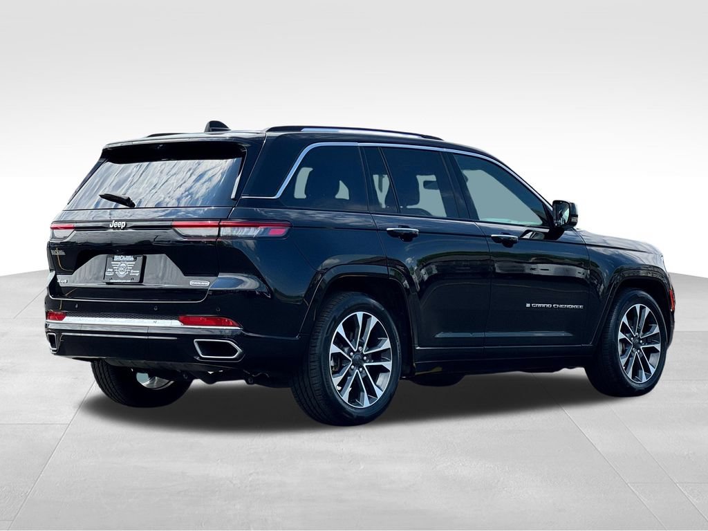 Used 2023 Jeep Grand Cherokee Overland w/ Luxury Tech Group IV AWD/4WD image 7
