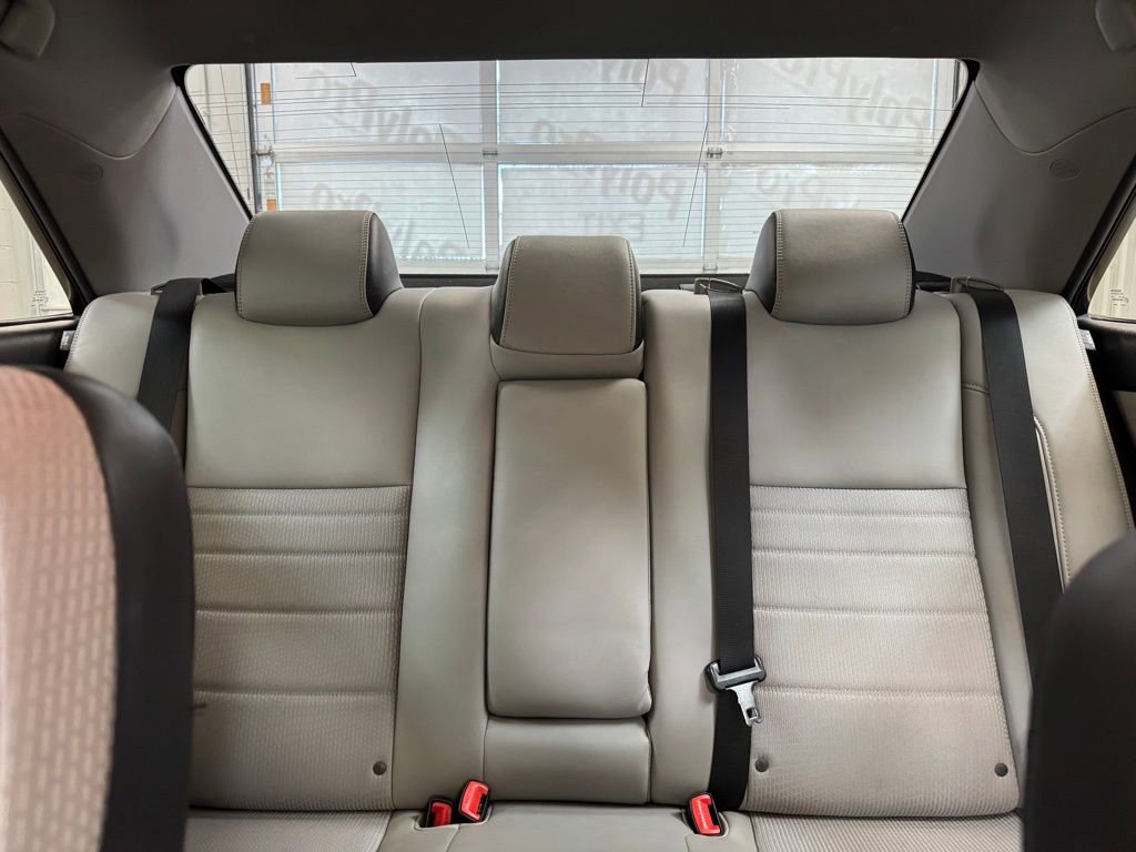Used 2016 Toyota Camry SE FWD image 13