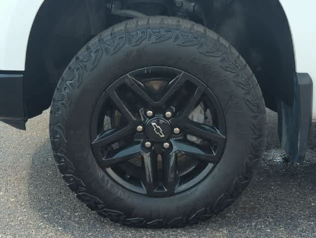 Used 2024 Chevrolet Silverado 1500 LT Trail Boss AWD/4WD image 13