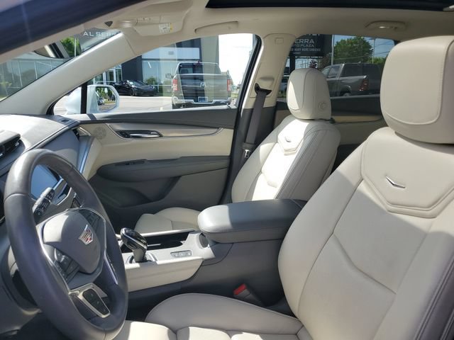Used 2017 Cadillac XT5 Premium Luxury AWD/4WD image 18
