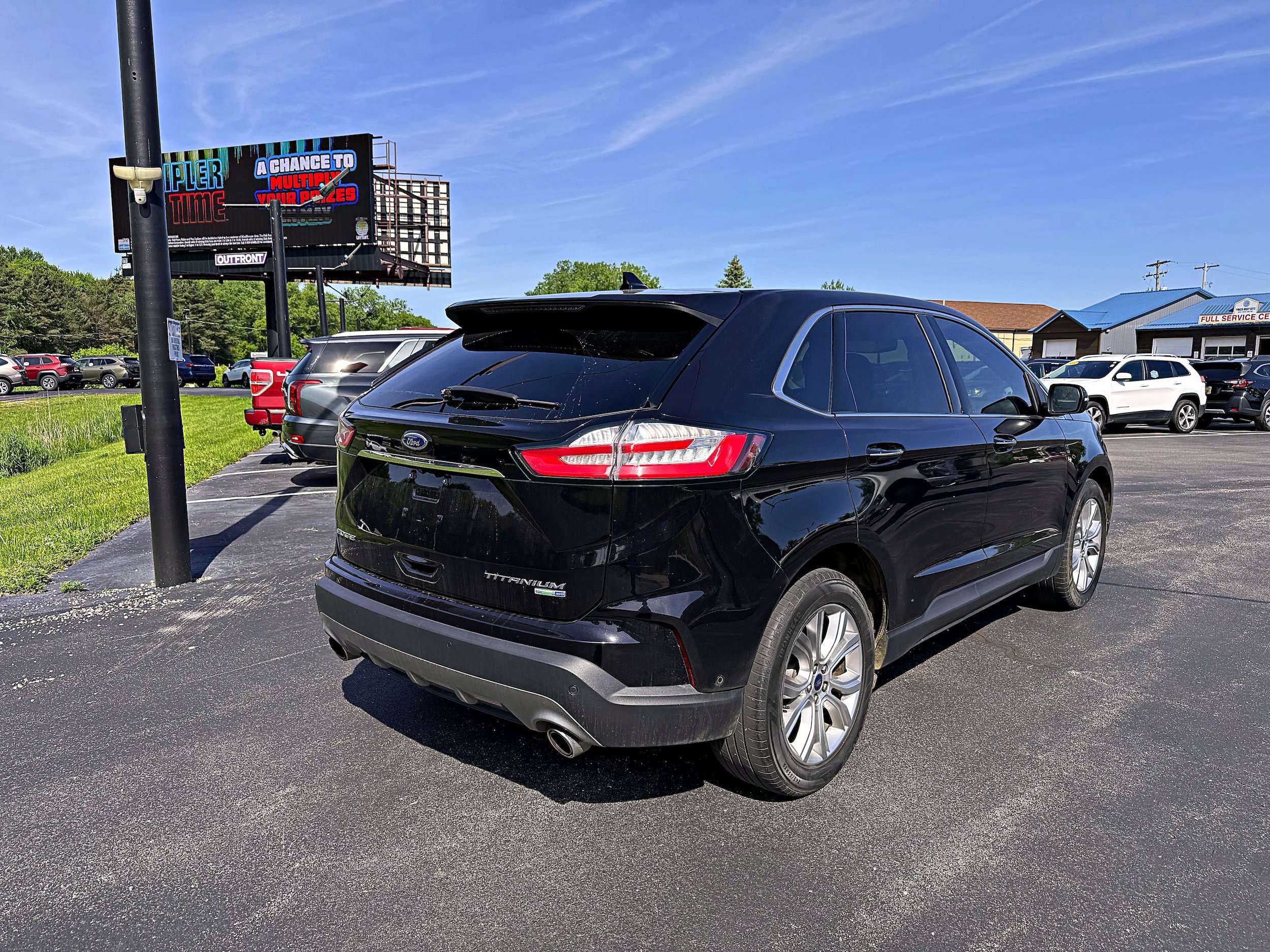 Used 2020 Ford Edge Titanium w/ Equipment Group 301A AWD/4WD image 9