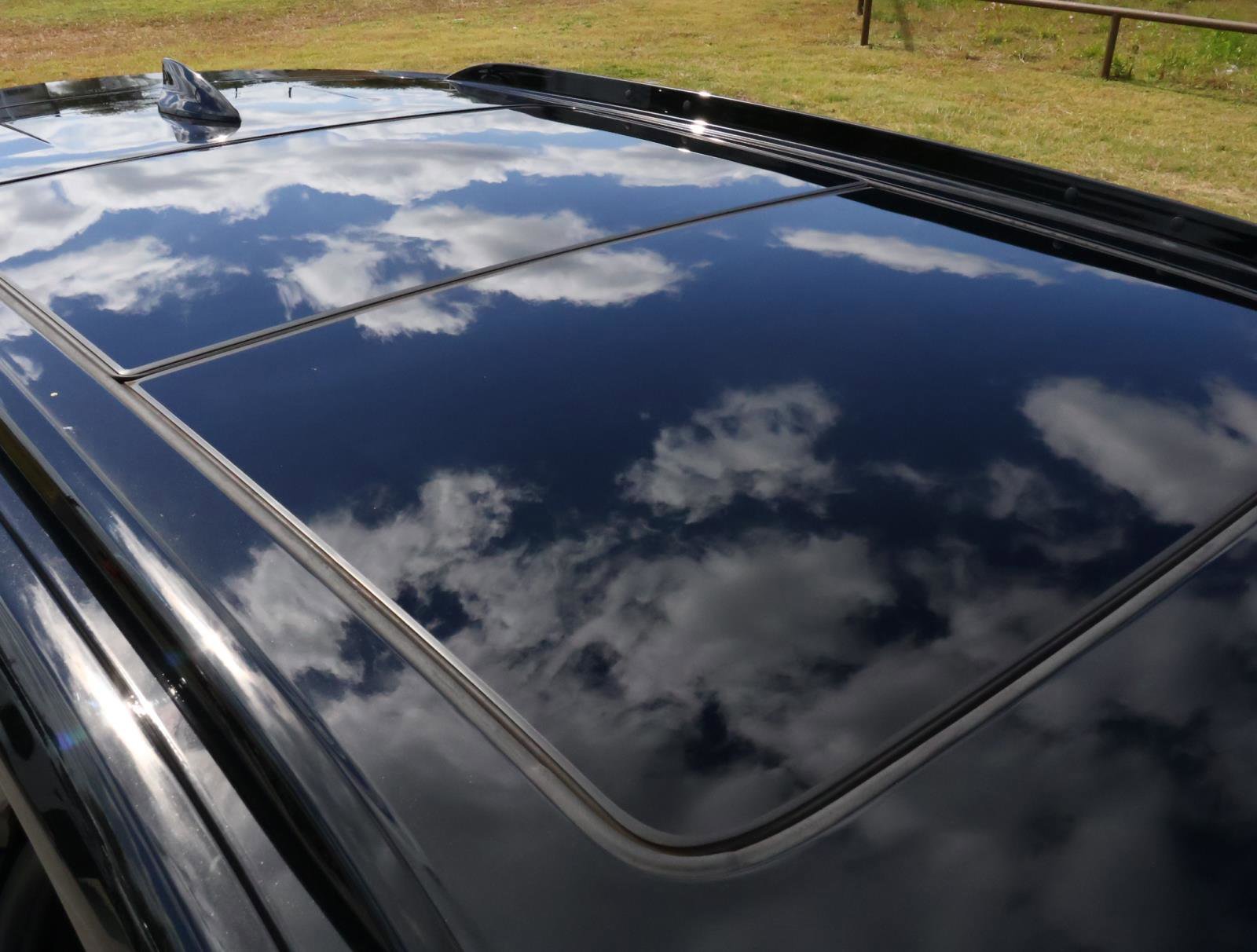 Certified 2023 Cadillac XT4 Sport w/ Technology Package image 13