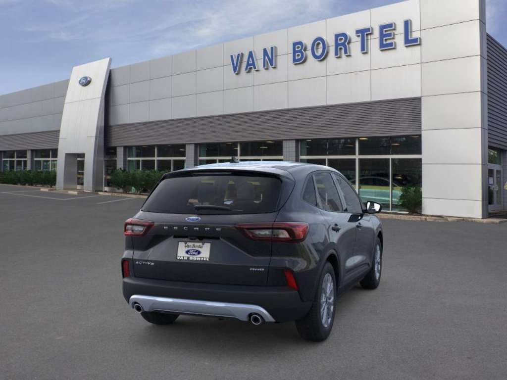 Used 2025 Ford Escape Active w/ Cold Weather Package AWD/4WD image 8