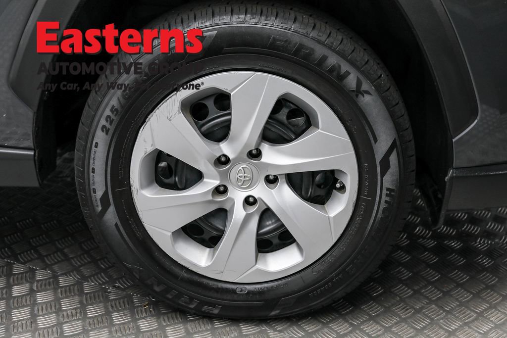 Used 2023 Toyota RAV4 LE image 29