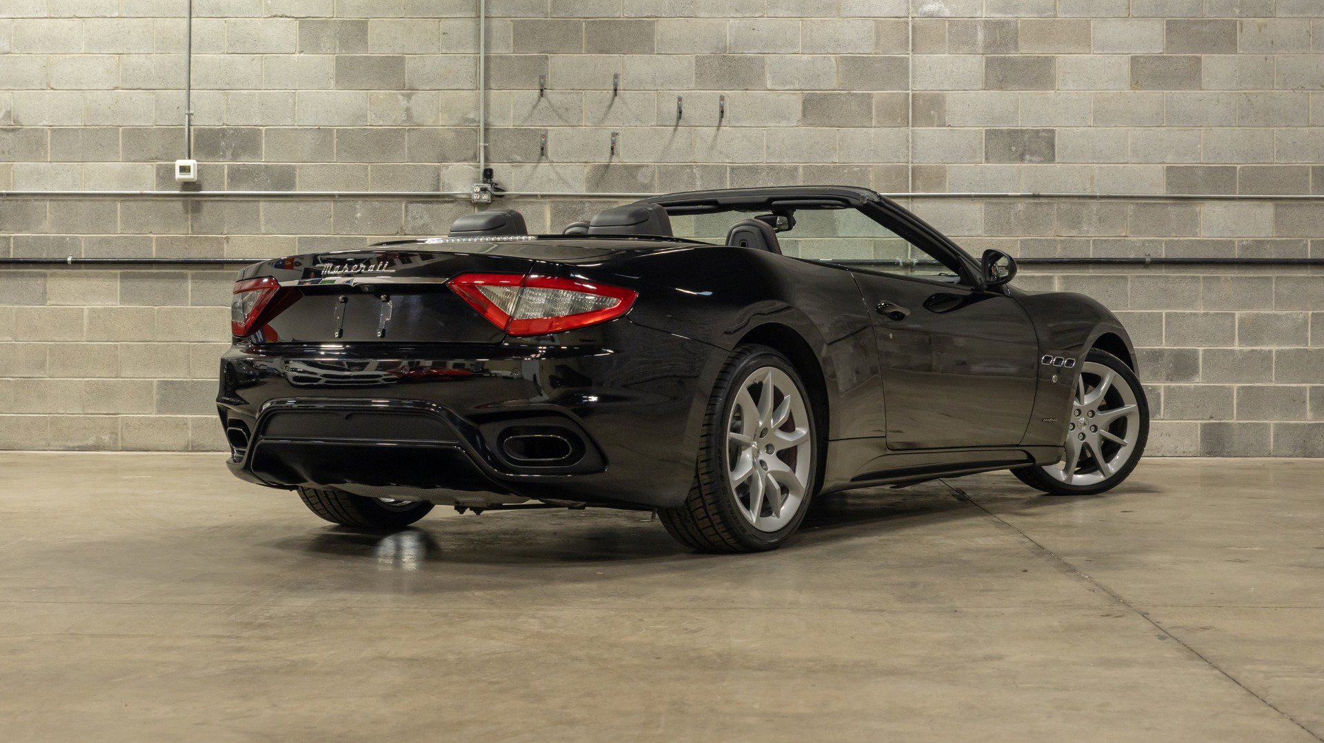Used 2018 Maserati GranTurismo MC image 9
