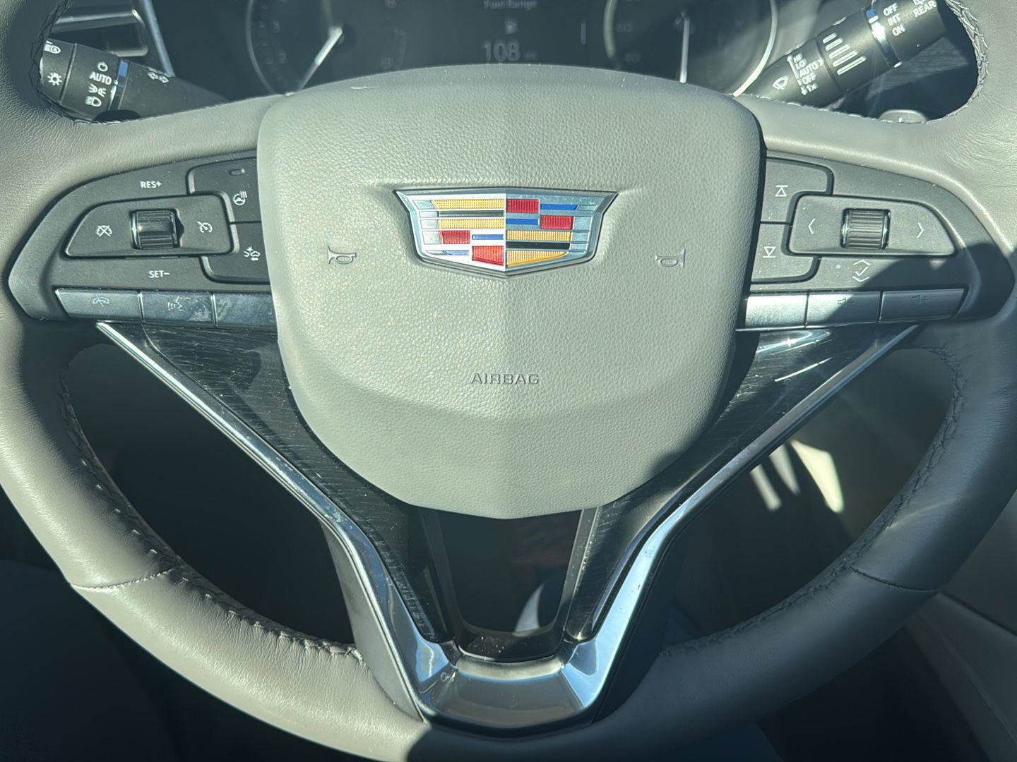 Used 2025 Cadillac XT6 Premium Luxury w/ LPO, Floor Liner Package AWD/4WD image 13