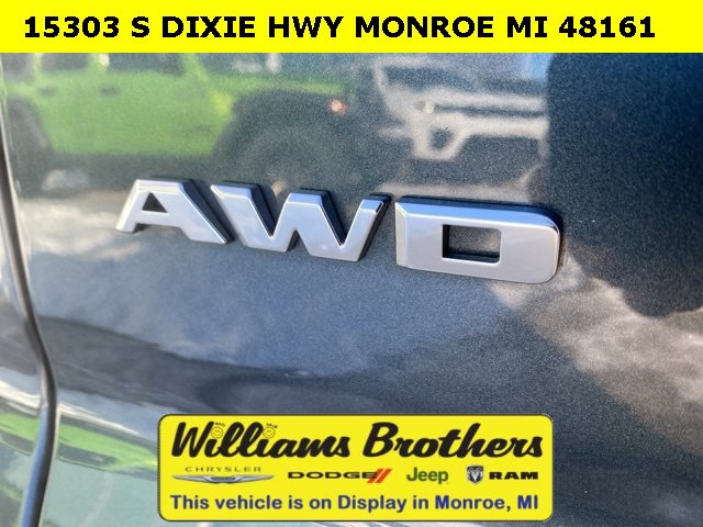 Used 2019 Cadillac XT4 Sport w/ Cold Weather Package image 38