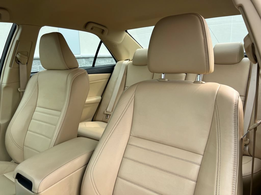 Used 2017 Toyota Camry XLE FWD image 13