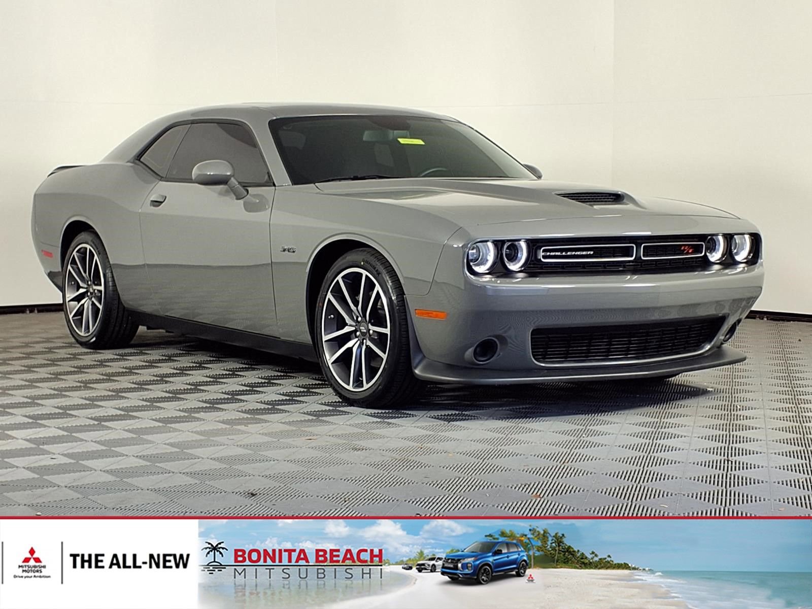 Used 2023 Dodge Challenger R/T RWD image 1