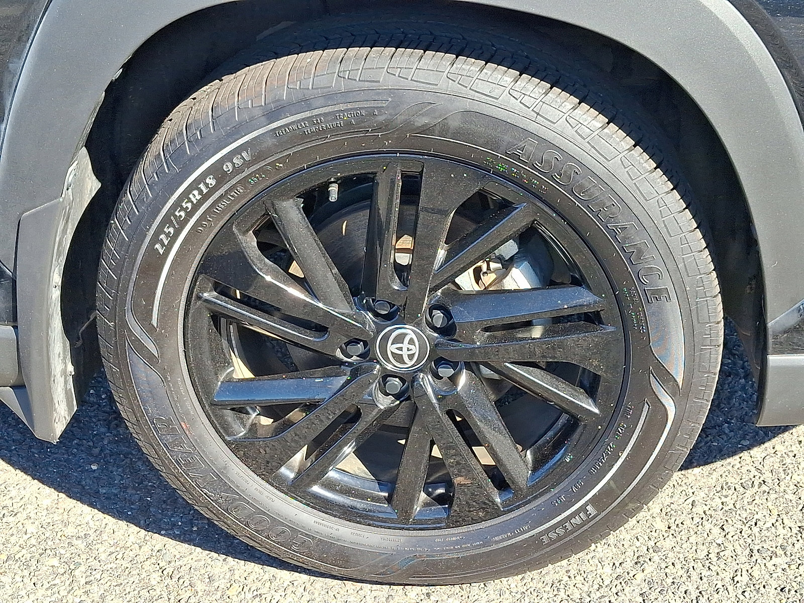 Used 2024 Toyota Corolla Cross AWD Hybrid image 9