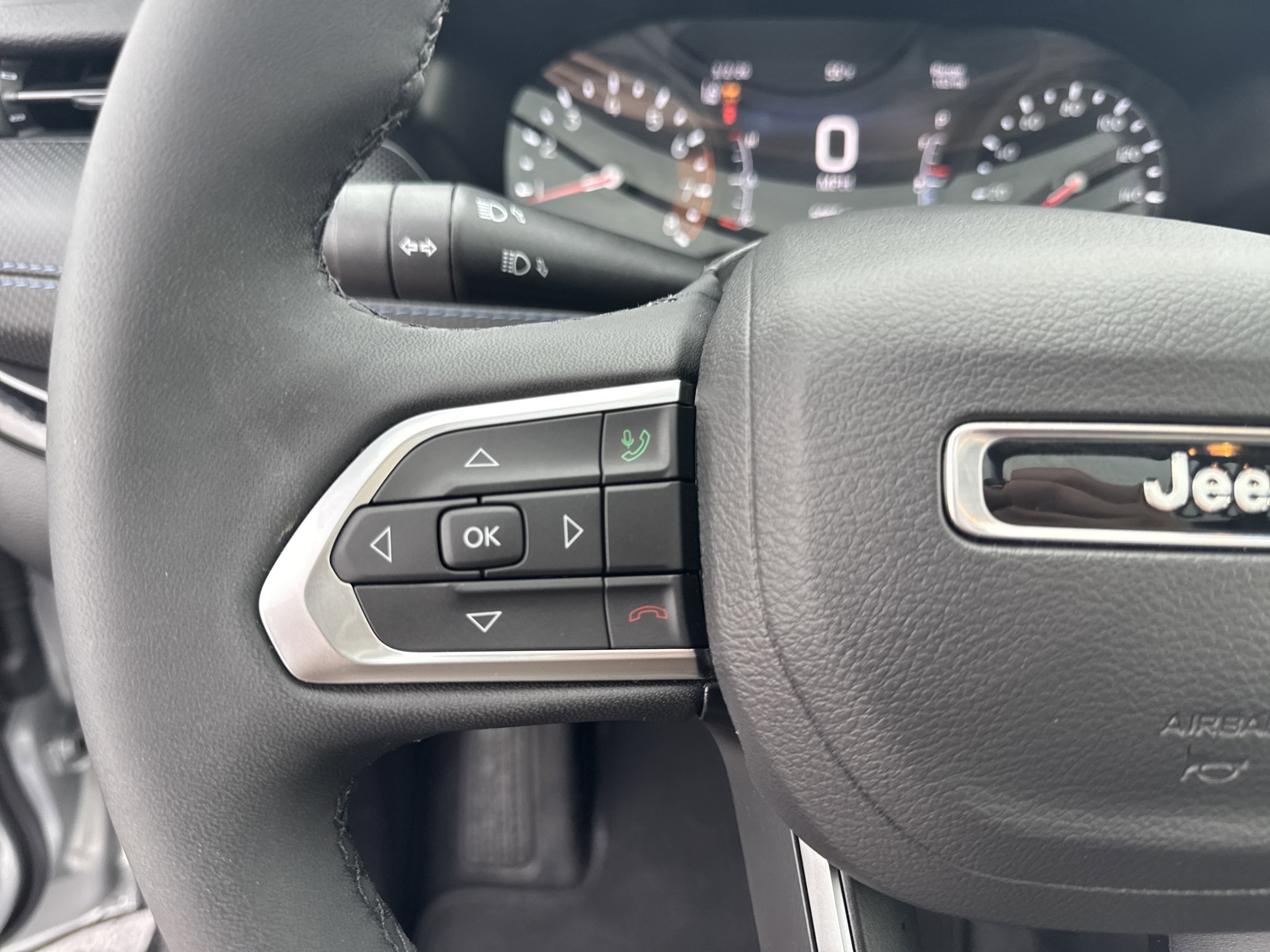 Used 2025 Jeep Compass Limited w/ Sun & Sound Group image 24