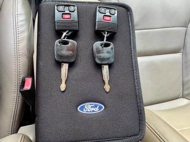 Used 2003 Ford Escape XLT image 10