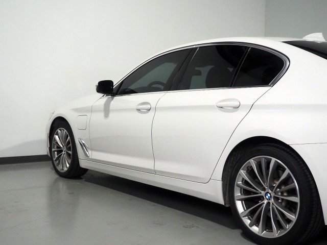 Used 2021 BMW 530e w/ Premium Package w/ Premium Package RWD image 55