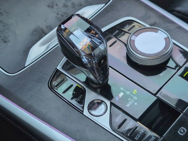 Used 2021 BMW X7 M50i image 16