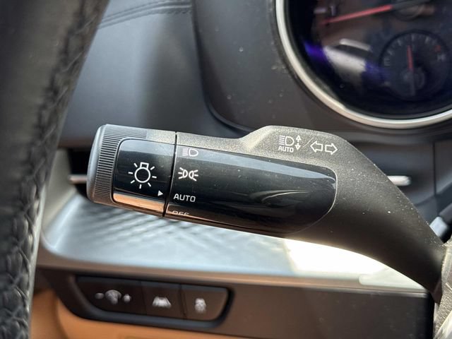 Used 2024 Kia Carnival LX FWD image 26
